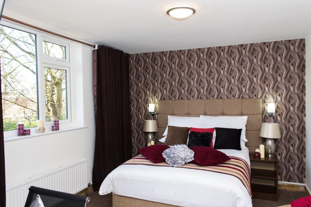 Trivelles Mayfair,Stockport Exterior foto